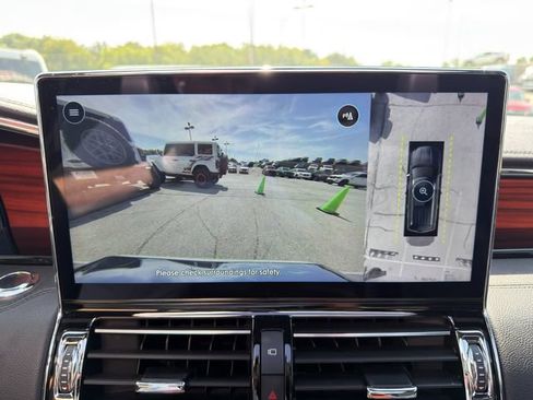 Used 2024 Lincoln Navigator Premiere AWD/4WD image 33