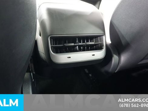 Used 2024 Tesla Model Y Long Range AWD/4WD image 56