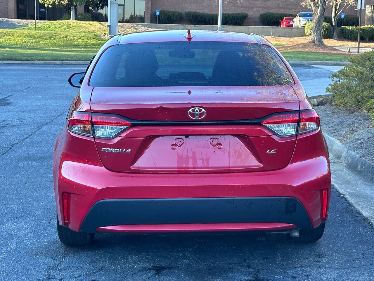 Used 2020 Toyota Corolla LE FWD image 4