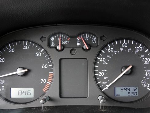 Used 2005 Volkswagen Golf GL image 65