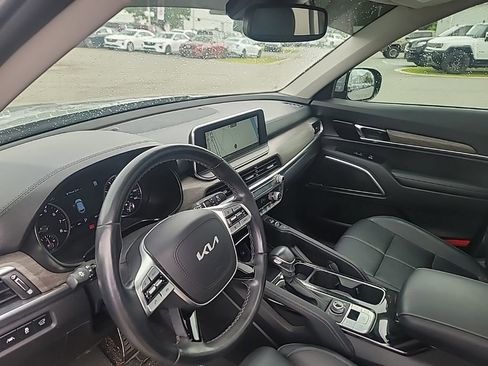 Certified 2022 Kia Telluride SX w/ Nightfall Edition Package AWD/4WD image 11