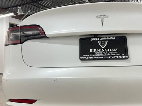 Used 2022 Tesla Model 3 Long Range AWD/4WD image 17