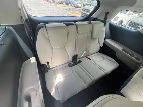 New 2025 Kia Carnival EX image 12