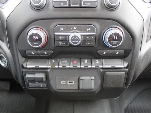 Used 2021 Chevrolet Silverado 1500 RST AWD/4WD image 31