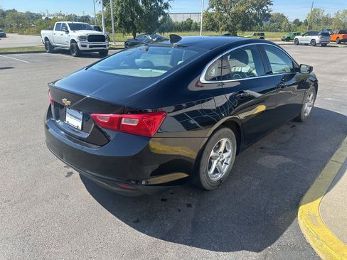 Used 2018 Chevrolet Malibu LS image 3