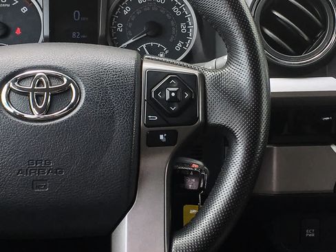 Used 2016 Toyota Tacoma SR5 RWD image 18