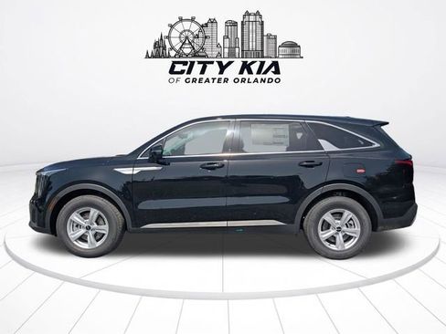 New 2026 Kia Sorento LX FWD image 2