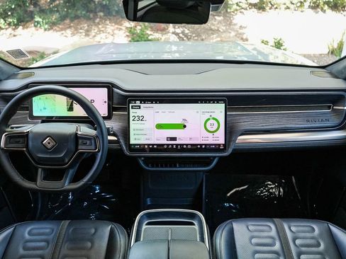 Used 2025 Rivian R1S Adventure AWD/4WD image 13