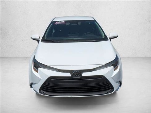 Used 2024 Toyota Corolla LE FWD image 2