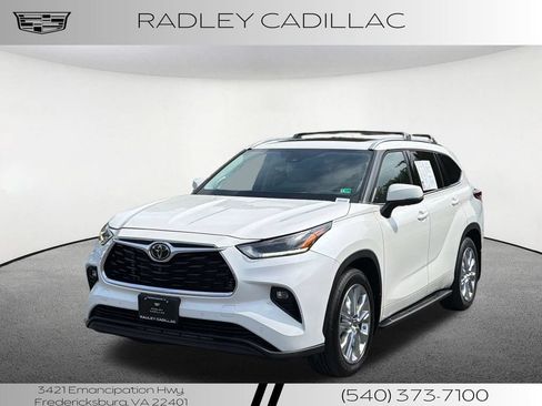 Used 2021 Toyota Highlander Limited AWD/4WD image 1