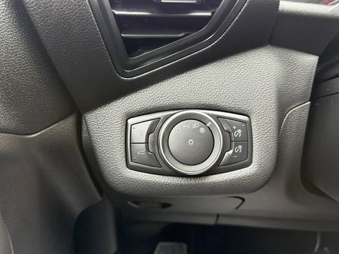 Used 2018 Ford Escape SE w/ SE Sync 3 Package AWD/4WD image 36