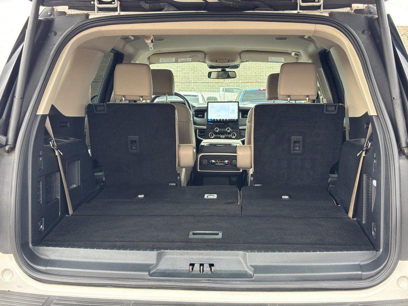 Used 2024 Ford Expedition XLT AWD/4WD image 11