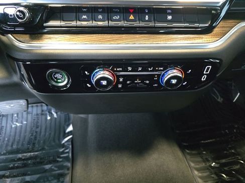 Certified 2024 GMC Sierra 1500 Elevation image 17