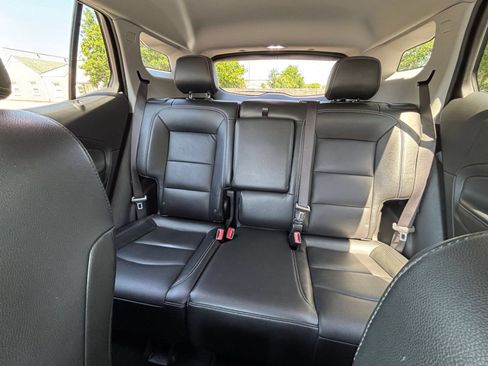 Used 2024 GMC Terrain SLT AWD/4WD image 40