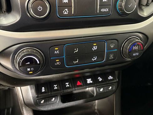 Used 2019 Chevrolet Colorado ZR2 image 31
