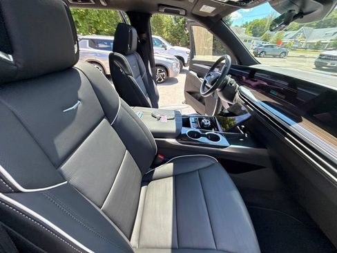 Used 2026 Cadillac Escalade Luxury AWD/4WD image 64