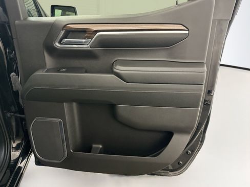 Used 2023 Chevrolet Silverado 1500 LT AWD/4WD image 31