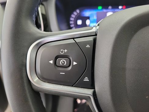 Used 2024 Volvo XC60 B5 Core AWD/4WD image 25