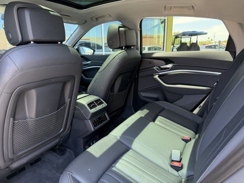 Used 2020 Audi e-tron Premium Plus AWD/4WD image 38