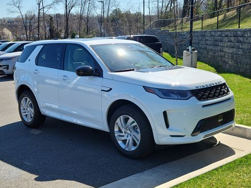 Certified 2025 Land Rover Discovery Sport S image 10