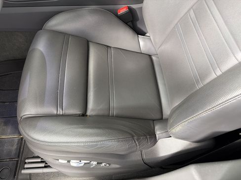 Certified 2021 Porsche Cayenne w/ Premium Package AWD/4WD image 15