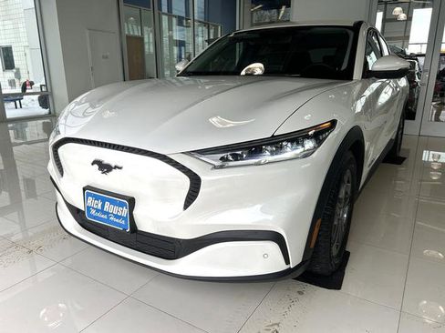 Used 2022 Ford Mustang Mach-E Select image 2