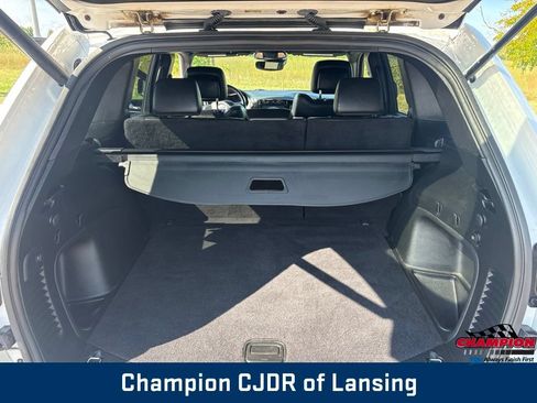 Used 2021 Jeep Grand Cherokee Limited AWD/4WD image 16