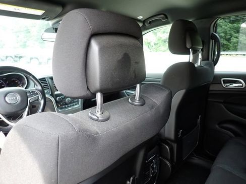 Used 2021 Jeep Grand Cherokee Laredo AWD/4WD image 16