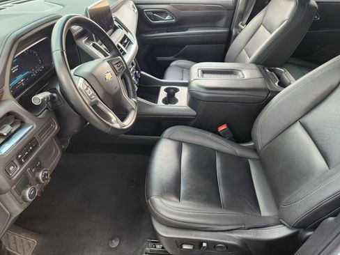 Used 2023 Chevrolet Suburban LT image 10