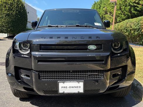 Used 2023 Land Rover Defender 110 X-Dynamic SE image 9