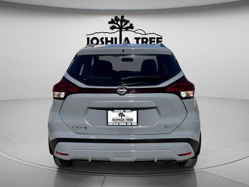 Used 2023 Nissan Kicks SR FWD image 5