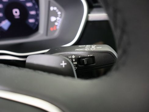 Used 2025 Audi Q3 2.0T Premium w/ Convenience Package image 31