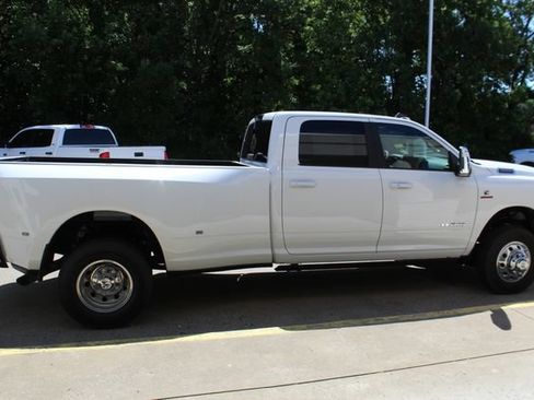 New 2026 RAM 3500 Laramie AWD/4WD image 6