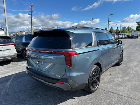 New 2026 Kia Carnival SX FWD image 5