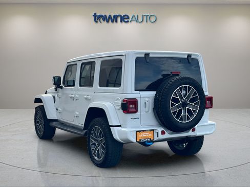 Used 2024 Jeep Wrangler High Altitude AWD/4WD image 3
