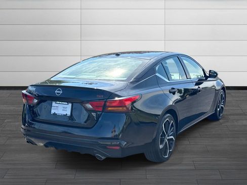 Used 2024 Nissan Altima 2.5 SR FWD image 4