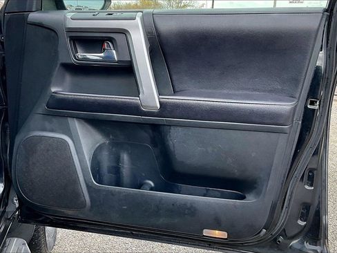 Used 2017 Toyota 4Runner SR5 Premium image 29