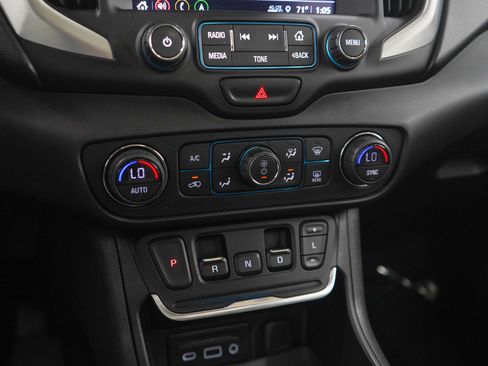Used 2018 GMC Terrain SLT w/ Preferred Package AWD/4WD image 23