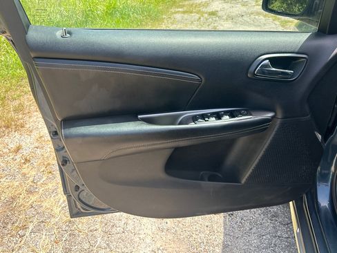 Used 2015 Dodge Journey Crossroad w/ Flexible Seating Group FWD image 7