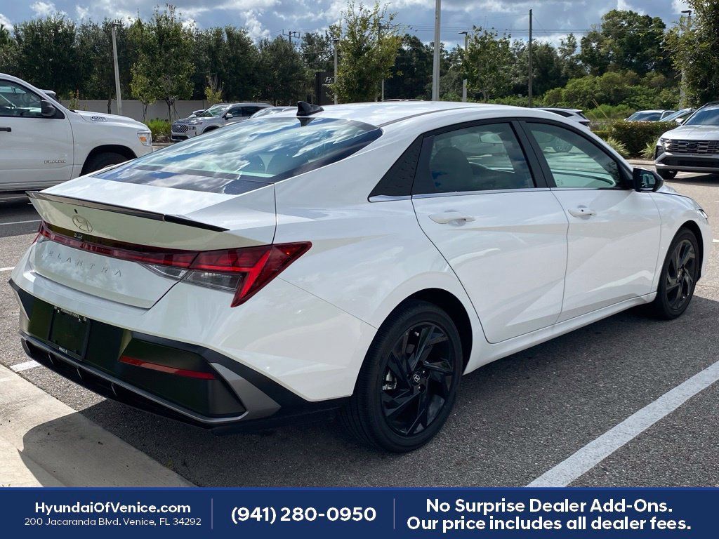 Certified 2026 Hyundai Elantra SEL Sport Premium FWD image 11