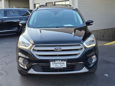 Used 2018 Ford Escape Titanium image 2