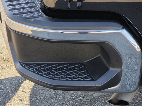 Used 2023 Chevrolet Silverado 1500 LT w/ Protection Package image 13