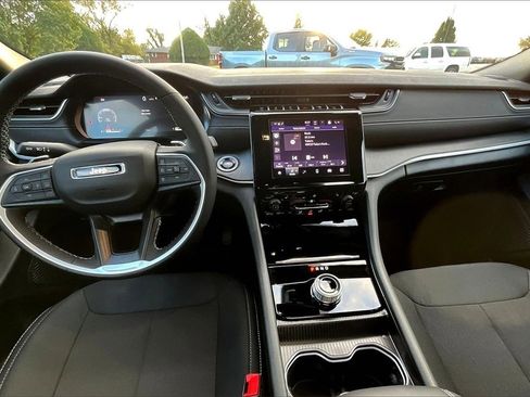 New 2025 Jeep Grand Cherokee Laredo X w/ Luxury Tech Group I image 5