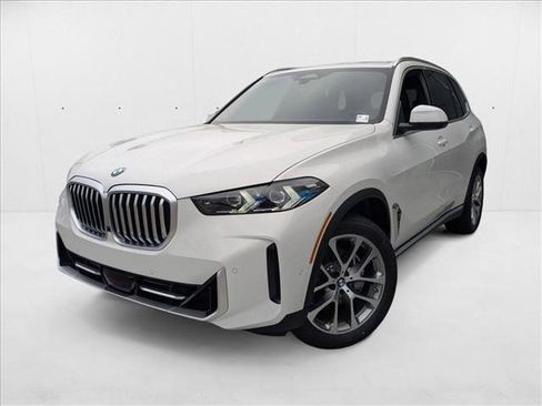 Used 2026 BMW X5 xDrive40i w/ Parking Assistance Package image 1