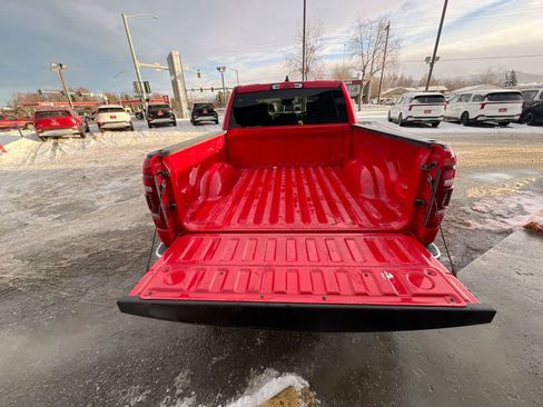 Used 2024 RAM 1500 Laramie image 25