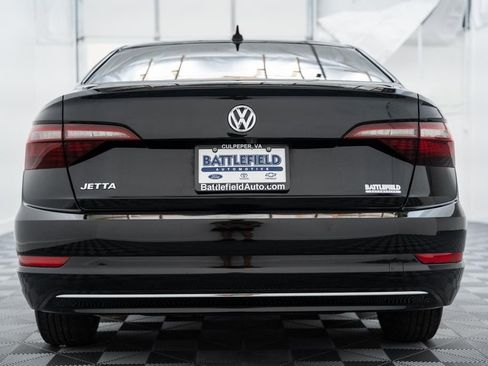 Used 2021 Volkswagen Jetta SE w/ SE Cold Weather Package FWD image 6