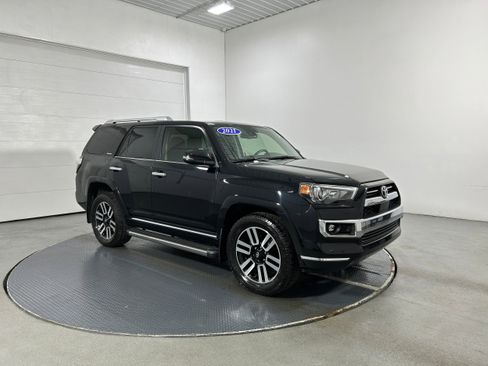 Used 2021 Toyota 4Runner Limited image 2