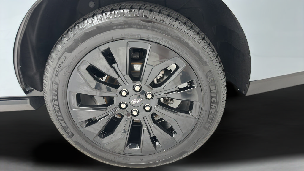 Used 2025 Ford Expedition Platinum w/ Stealth Appearance Package AWD/4WD image 7