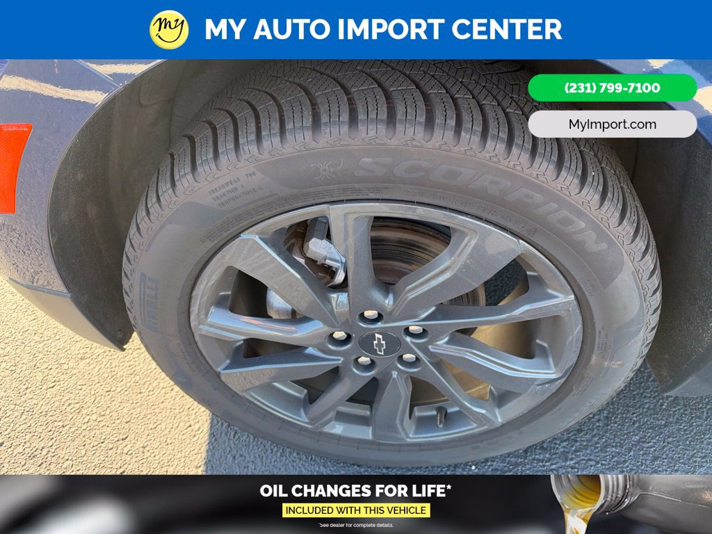 Used 2023 Chevrolet Equinox RS w/ LPO, Floor Liner Package AWD/4WD image 9