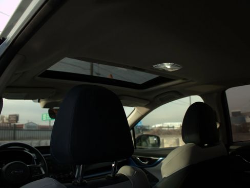 Used 2019 Subaru Crosstrek Hybrid w/ Moonroof Package w/Navigation image 27